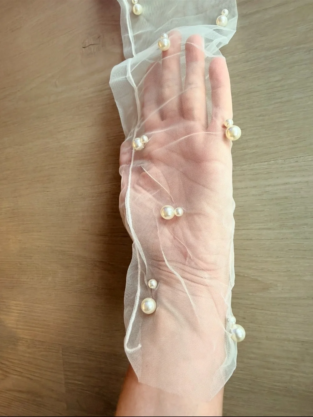 Anthropologie High Heel Jungle Big Bow Gloves - Pearl Tulle - White - NWT